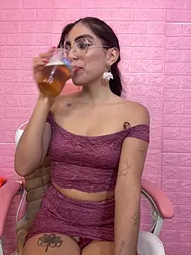 Snapshot of MartinaSooler chatting on September 29, 2025, 3:22 am MartinaSooler online show from September 29, 2025, 3:22 am
