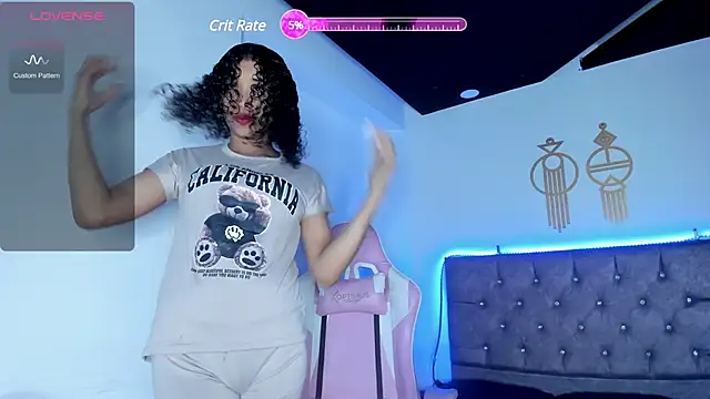 Snapshot of BrigitteRoy_ chatting on March 7, 2025, 7:05 pm BrigitteRoy online show from March 7, 2025, 7:05 pm