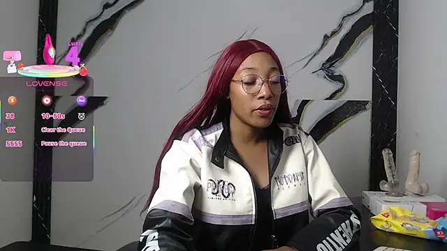 esmeralda-bk online show from September 10, 2025, 8:42 pm