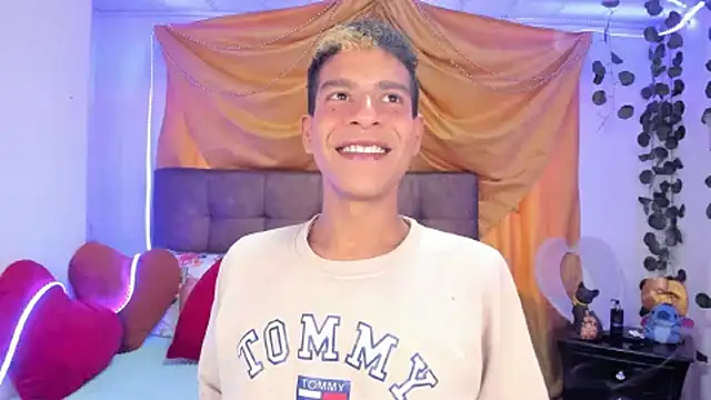 Ethan Boyy online show from March 19, 2025, 8:43 pm