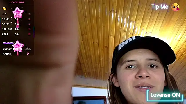 SexLaura  online show from January 28, 2025, 11:17 pm