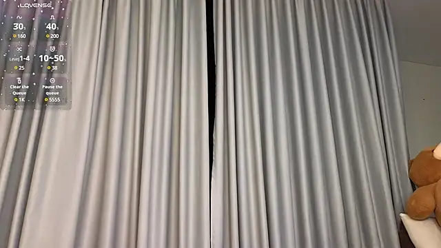 asianqueeny online show from February 17, 2025, 7:10 pm