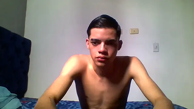 Latinos 2001 online show from May 13, 2026, 4:59 pm
