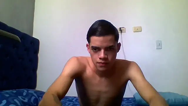 Latinos 2001 online show from May 16, 2026, 3:44 pm