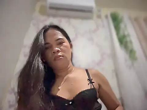 SophiaCourthaway online show from September 13, 2025, 3:01 pm