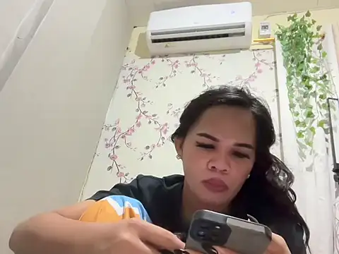 SophiaCourthaway online show from October 30, 2025, 7:25 pm