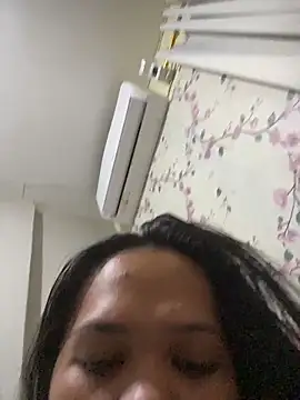 SophiaCourthaway online show from January 14, 2026, 6:02 pm