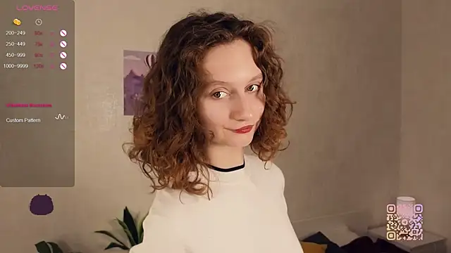 Leya Curly online show from September 13, 2025, 3:23 pm