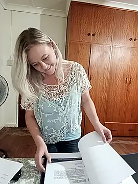 Snapshot of Vintasia chatting on February 2, 2026, 7:45 pm Vintasia online show from February 2, 2026, 7:45 pm