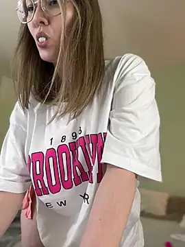 Snapshot of Kiss_My_Body chatting on January 27, 2025, 7:13 pm Kiss My Body online show from January 27, 2025, 7:13 pm