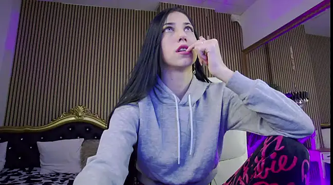 Snapshot of KeylaBlair chatting on January 30, 2025, 3:40 pm KeylaBlair online show from January 30, 2025, 3:40 pm