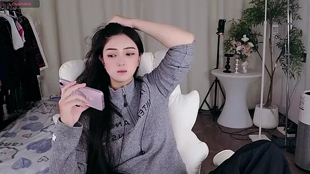 miaomiao-777 online show from September 25, 2025, 1:42 am