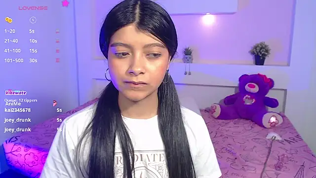 IslaBlaze online show from February 26, 2025, 8:37 am