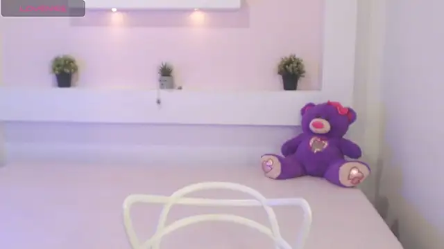 IslaBlaze online show from March 10, 2025, 12:04 pm