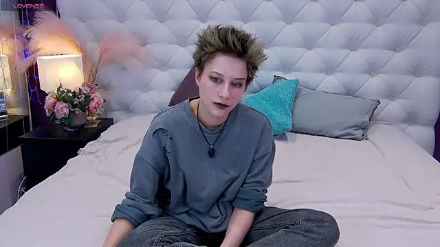 via mayer  online show from March 11, 2025, 1:45 pm