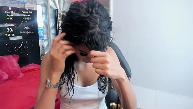 Shelley-Hack online show from March 1, 2025, 1:07 pm