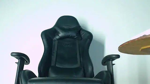 matteo rivas online show from April 3, 2026, 11:47 pm