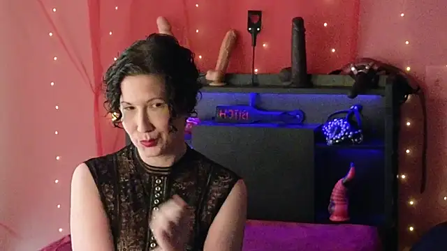Snapshot of MistressVeritasX chatting on May 29, 2026, 10:19 pm MistressVeritasX online show from May 29, 2026, 10:19 pm