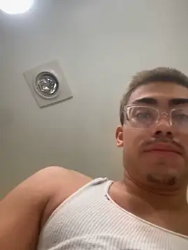 Snapshot of Daddywick chatting on November 10, 2025, 12:37 pm Daddywick online show from November 10, 2025, 12:37 pm