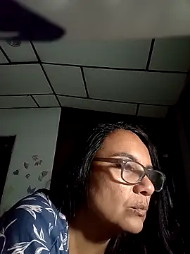 raquell moore online show from February 18, 2026, 3:13 am