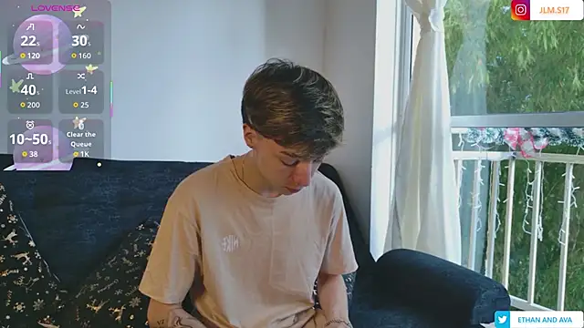 ethan and ava online show from December 17, 2025, 12:33 pm