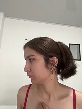 Snapshot of Bella_still chatting on February 4, 2026, 1:39 pm Bella still online show from February 4, 2026, 1:39 pm