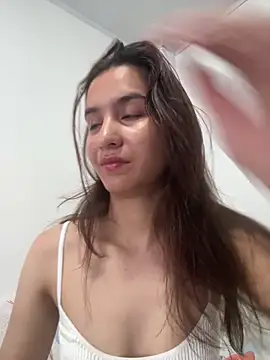 Snapshot of Bella_still chatting on February 27, 2026, 1:44 pm Bella still online show from February 27, 2026, 1:44 pm