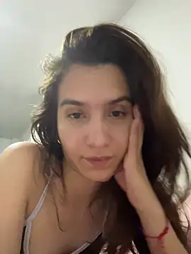 Snapshot of Bella_still chatting on April 3, 2026, 1:36 am Bella still online show from April 3, 2026, 1:36 am