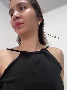 Snapshot of Bella_still chatting on April 5, 2026, 1:52 pm Bella still online show from April 5, 2026, 1:52 pm