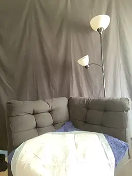 xoxoHotCoCo online show from April 9, 2026, 8:14 pm