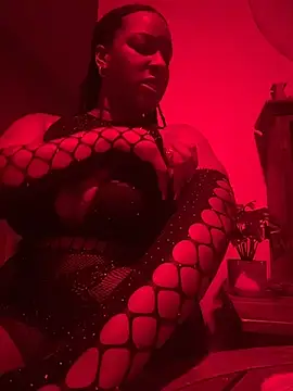 xoxoHotCoCo online show from April 19, 2026, 1:49 am