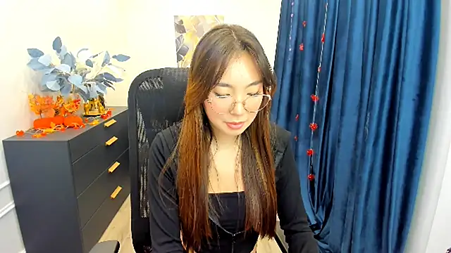 AnnaReyla online show from November 2, 2025, 11:45 am