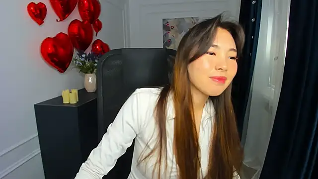 AnnaReyla online show from February 9, 2026, 11:14 am