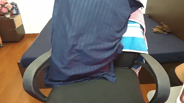 Snapshot of LovelyRosy chatting on February 6, 2026, 12:59 am LovelyRosy online show from February 6, 2026, 12:59 am