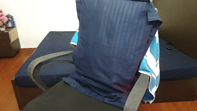 Snapshot of LovelyRosy chatting on February 9, 2026, 12:47 am LovelyRosy online show from February 9, 2026, 12:47 am