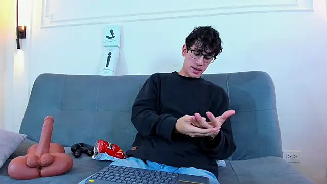 Cum hunters online show from December 14, 2025, 3:12 am