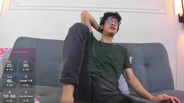 Snapshot of Cum_hunters chatting on June 26, 2026, 3:11 am Cum hunters online show from June 26, 2026, 3:11 am