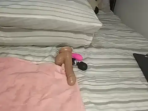 Snapshot of Chandy012 chatting on October 17, 2025, 9:50 pm Chandy012 online show from October 17, 2025, 9:50 pm