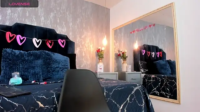 Isis ariany  online show from March 12, 2025, 12:36 pm