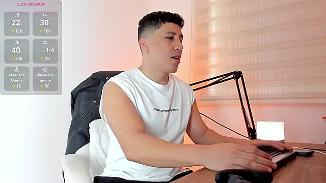 Snapshot of Fraannco chatting on February 18, 2025, 6:15 pm Fraannco online show from February 18, 2025, 6:15 pm