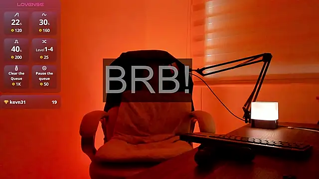 Snapshot of Fraannco chatting on February 18, 2025, 9:20 pm Fraannco online show from February 18, 2025, 9:20 pm