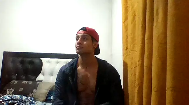 Snapshot of davidcr89 chatting on February 1, 2025, 7:15 am davidcr89 online show from February 1, 2025, 7:15 am