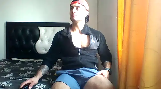 Snapshot of davidcr89 chatting on February 1, 2025, 9:19 pm davidcr89 online show from February 1, 2025, 9:19 pm