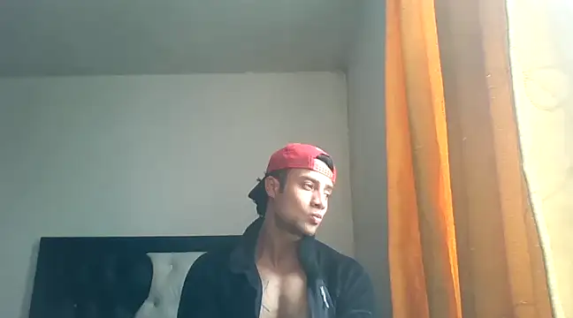 Snapshot of davidcr89 chatting on February 2, 2025, 7:14 pm davidcr89 online show from February 2, 2025, 7:14 pm