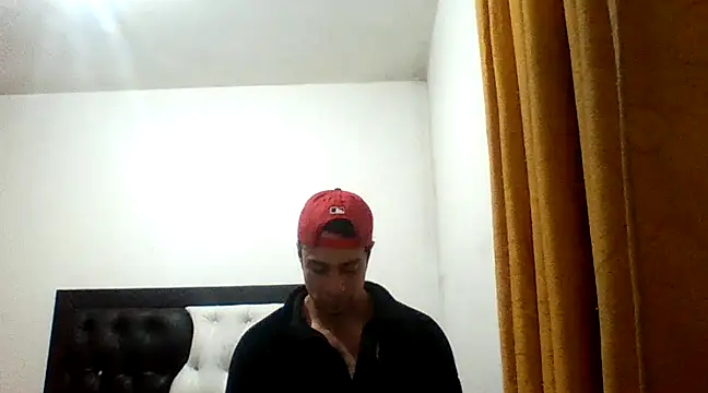 Snapshot of davidcr89 chatting on February 3, 2025, 12:04 am davidcr89 online show from February 3, 2025, 12:04 am