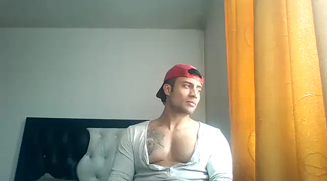 Snapshot of davidcr89 chatting on February 23, 2025, 8:22 pm davidcr89 online show from February 23, 2025, 8:22 pm