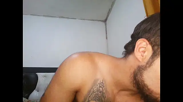 Snapshot of davidcr89 chatting on February 15, 2026, 5:37 am davidcr89 online show from February 15, 2026, 5:37 am