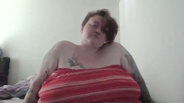 Snapshot of CorgiGodez98 chatting on October 5, 2025, 5:55 pm CorgiGodez98 online show from October 5, 2025, 5:55 pm