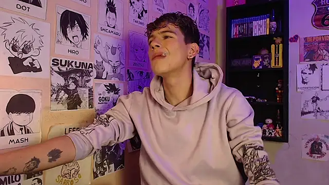 Snapshot of Mickey_Magic chatting on March 2, 2025, 5:01 am Mickey Magic online show from March 2, 2025, 5:01 am