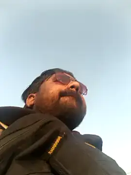 Snapshot of Raziv_komal143 chatting on March 12, 2025, 12:26 pm Raziv komal143 online show from March 12, 2025, 12:26 pm